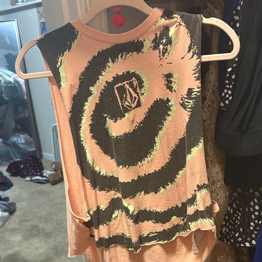 Volcom Peach and Black Tie-Dye Muscle Tee